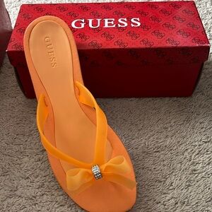 NWT NEVER WORN GUESS Orange Flip Flop, Size 9